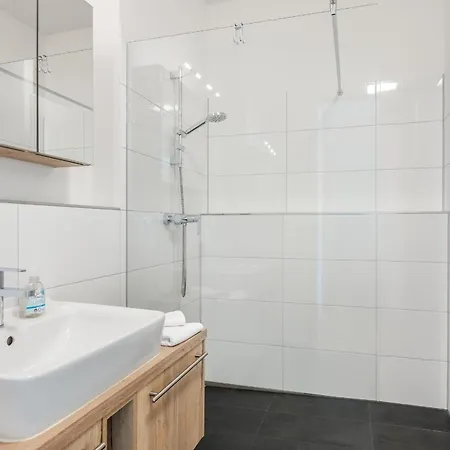 Urlaubsglueck- Lichtdurchflutete Mit Balkon Und Seesicht Appartamento *