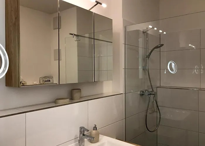 Urlaubsglueck- Lichtdurchflutete Mit Balkon Und Seesicht Apartman Lindau
